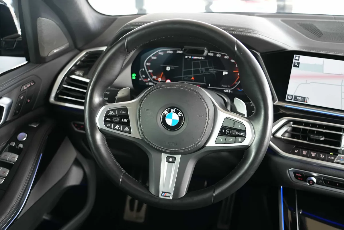BMW X7 M50i - Image 24