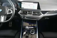 BMW X7 M50i - Image 25