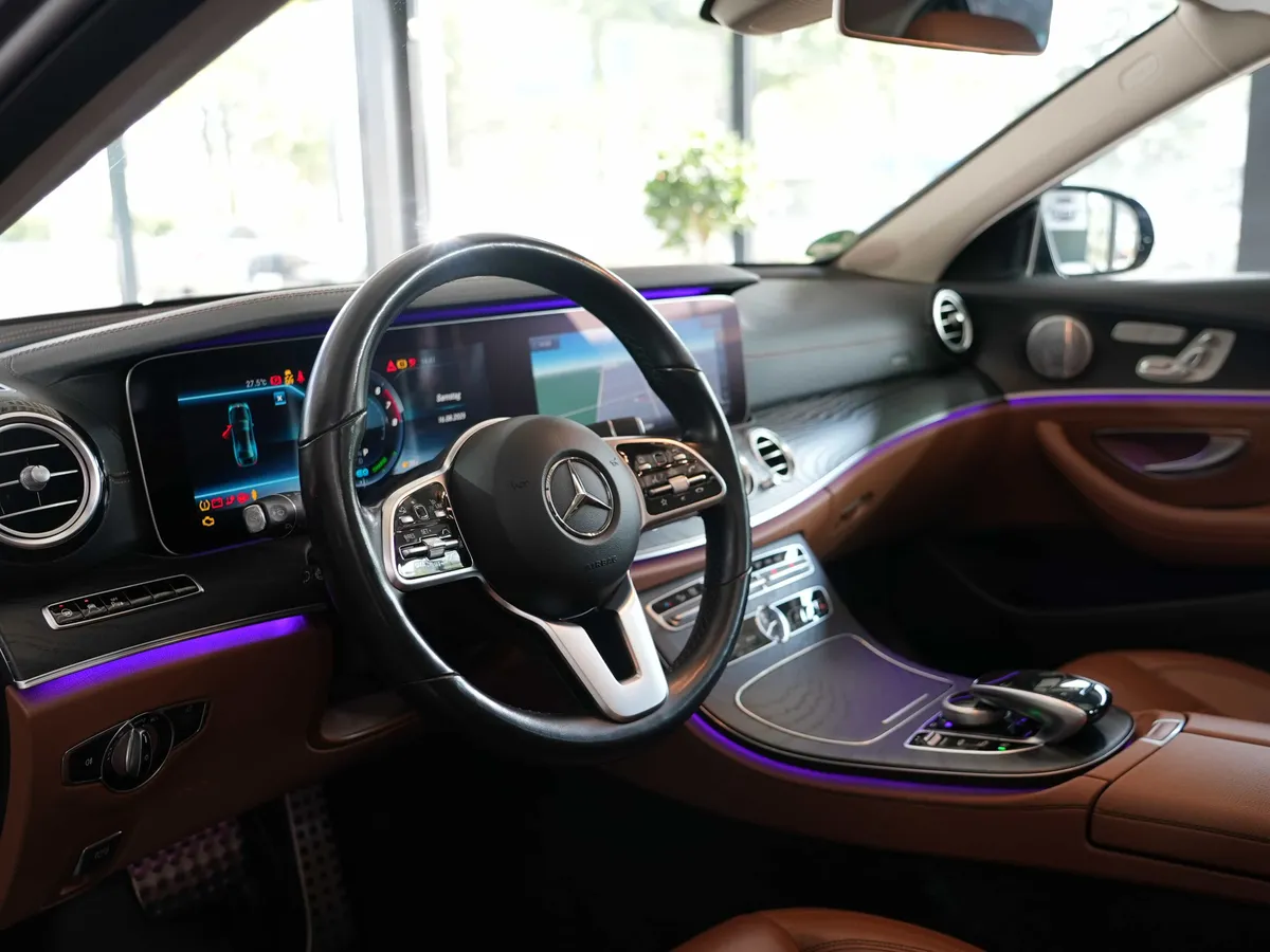 Mercedes-Benz E 350 AMG Line - Image 13