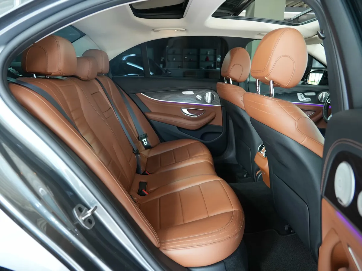 Mercedes-Benz E 350 AMG Line - Image 17