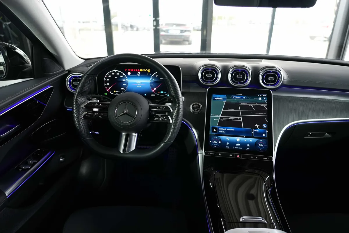 Mercedes-Benz C 300 AMG Line - Image 19