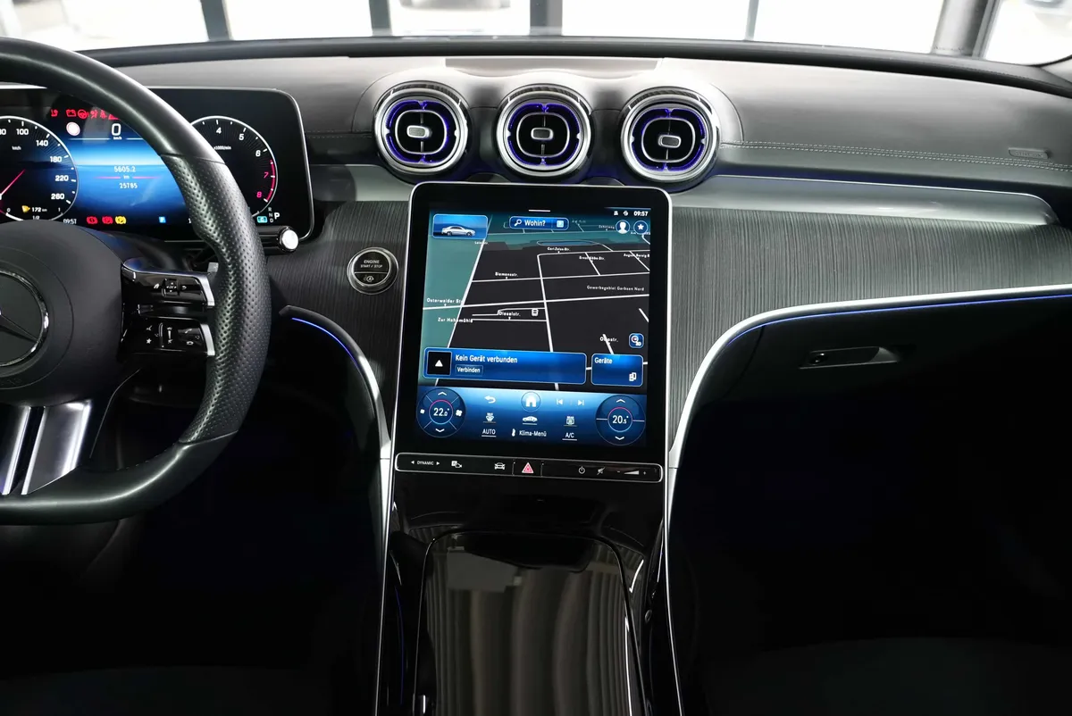 Mercedes-Benz C 300 AMG Line - Image 21