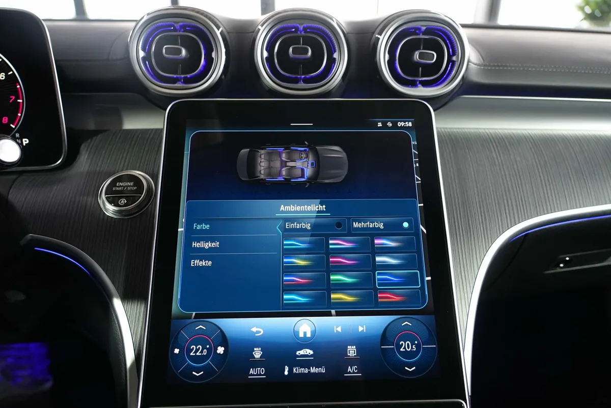 Mercedes-Benz C 300 AMG Line - Image 23