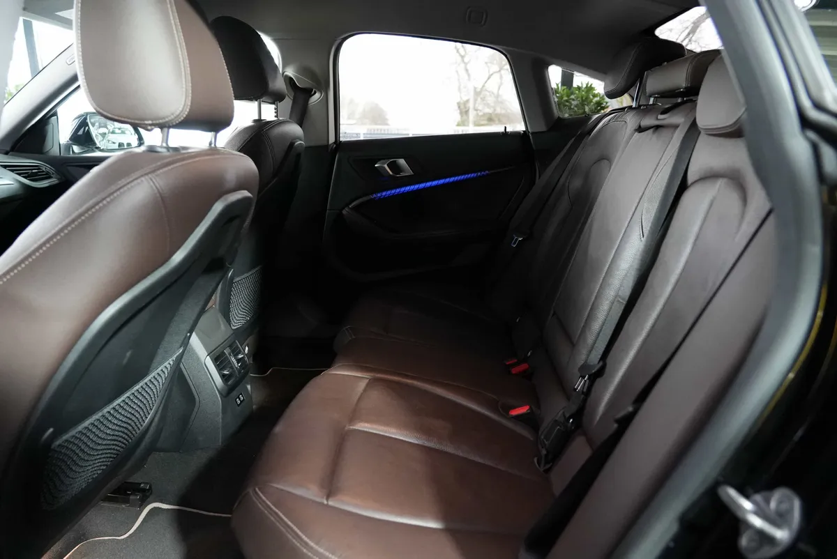 BMW 218i Gran Coupé Luxury Line - Image 12