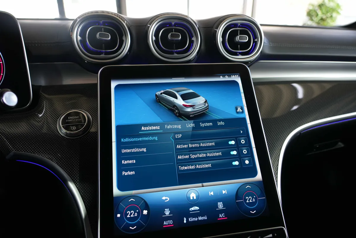 Mercedes-Benz C 300 d AMG Line - Image 23