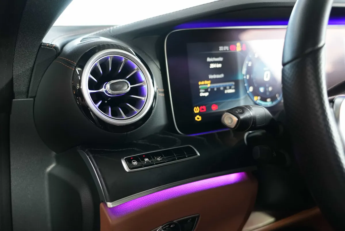 Mercedes-Benz E 450 Coupé 4Matic AMG Line - Image 13