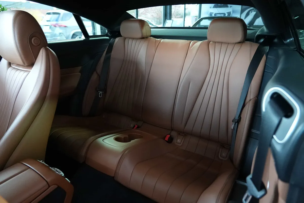 Mercedes-Benz E 450 Coupé 4Matic AMG Line - Image 15