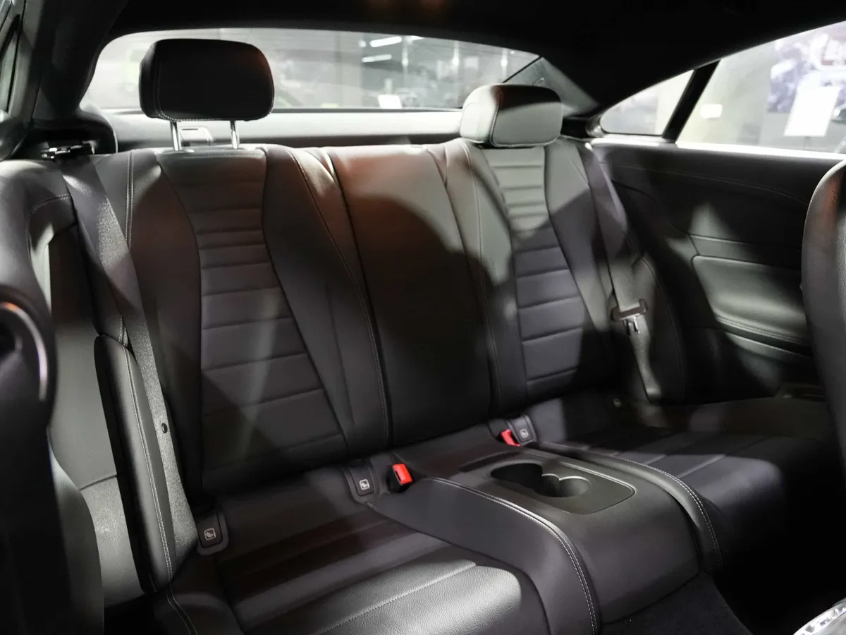Mercedes-Benz E 450 Coupé 4Matic AMG Line - Image 14
