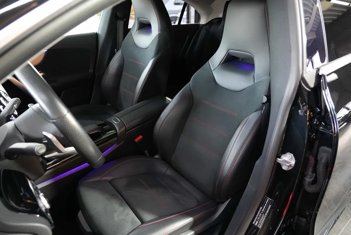 Mercedes-Benz CLA 220 4Matic AMG Line - Image 11