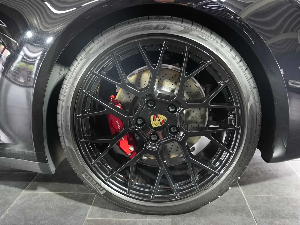 Porsche 911 Carrera S - Image 9