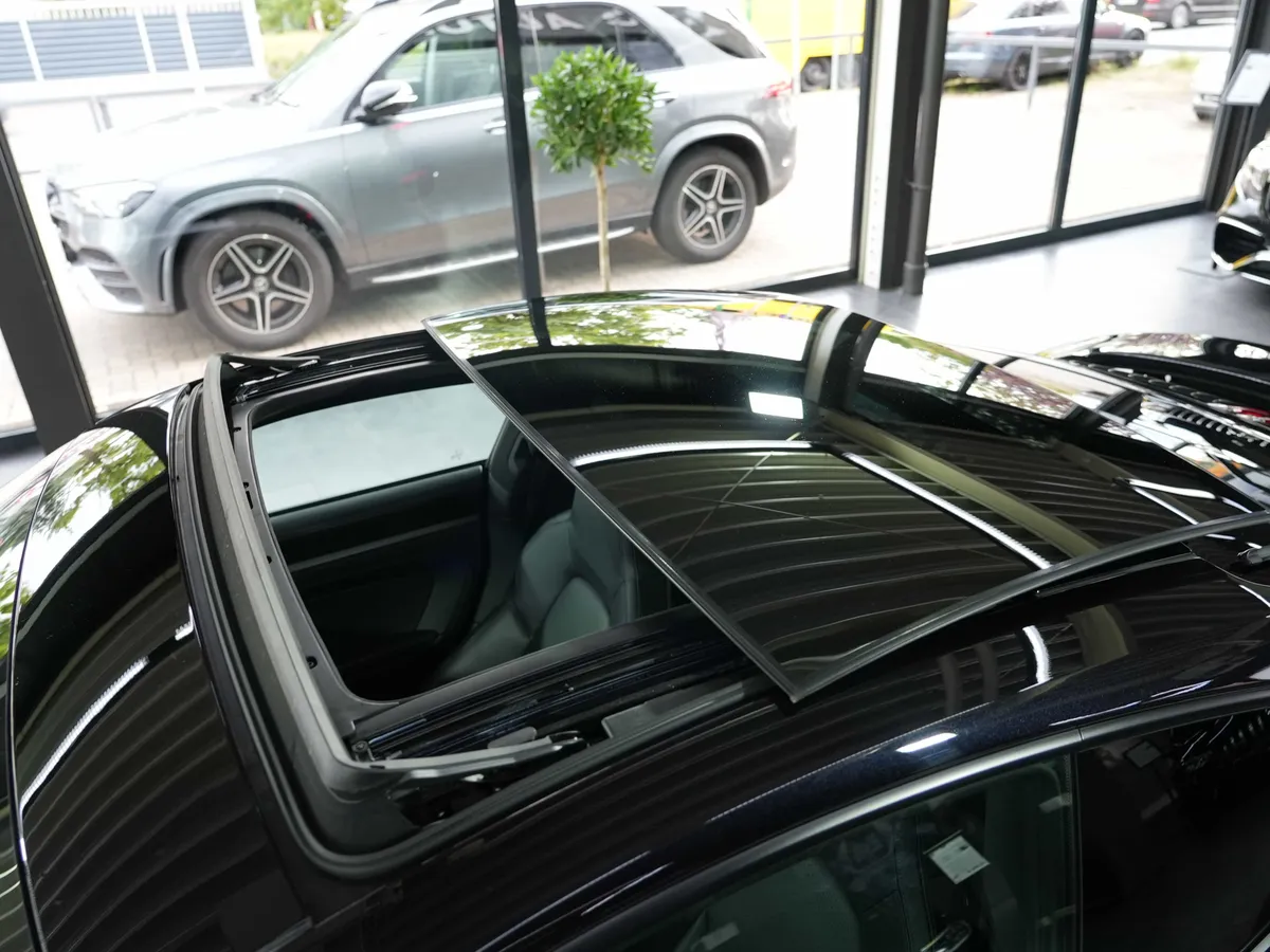 Porsche 911 Carrera S - Image 10