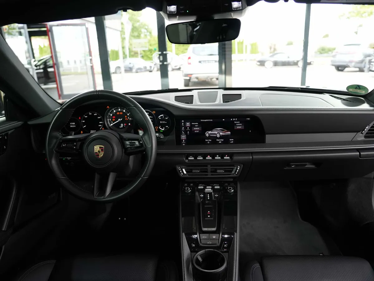 Porsche 911 Carrera S - Image 18