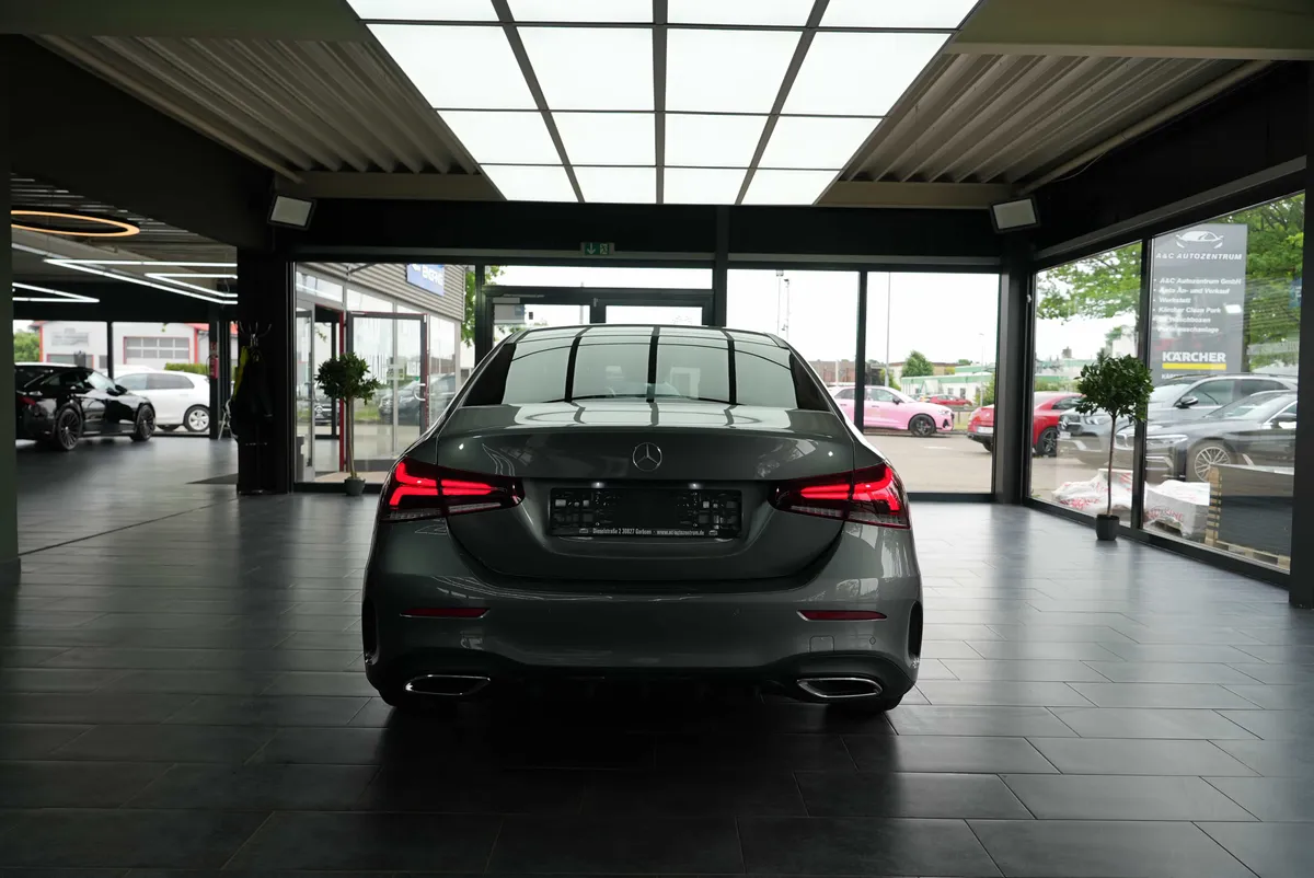 Mercedes-Benz A 200 Limousine AMG Line - Image 4