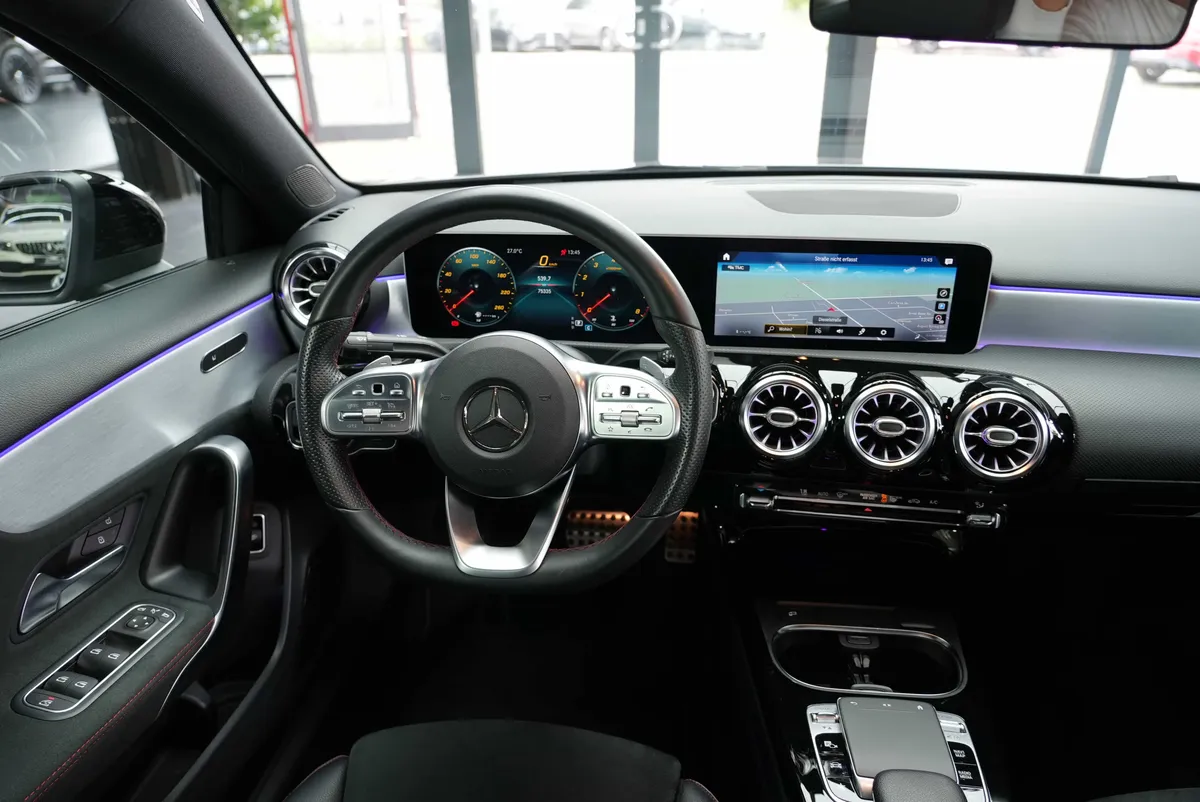 Mercedes-Benz A 200 Limousine AMG Line - Image 17