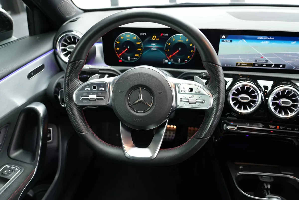 Mercedes-Benz A 200 Limousine AMG Line - Image 18
