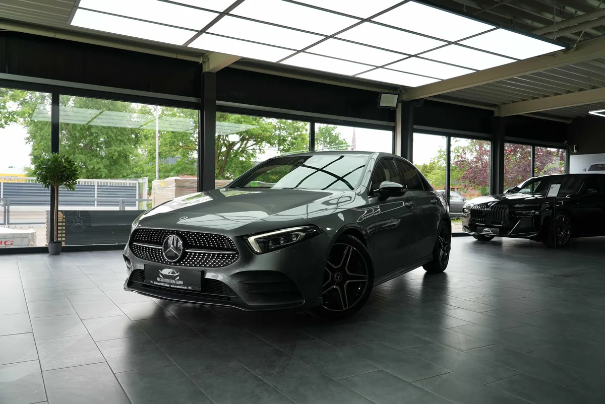 Mercedes-Benz A 200 Limousine AMG Line - Image 22