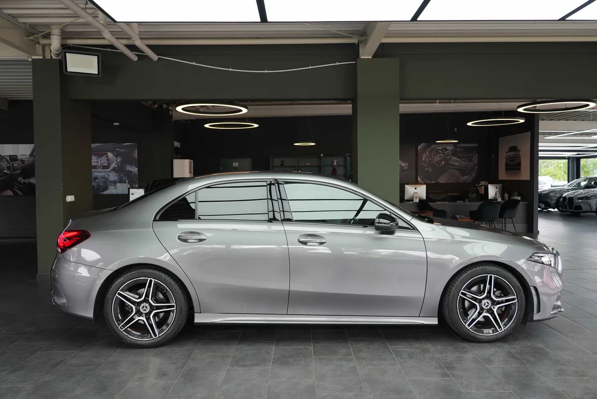 Mercedes-Benz A 200 Limousine AMG Line - Image 23