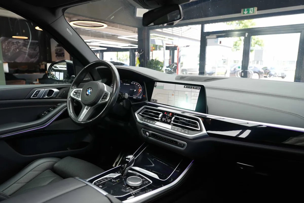 BMW X5 M50i - Image 16