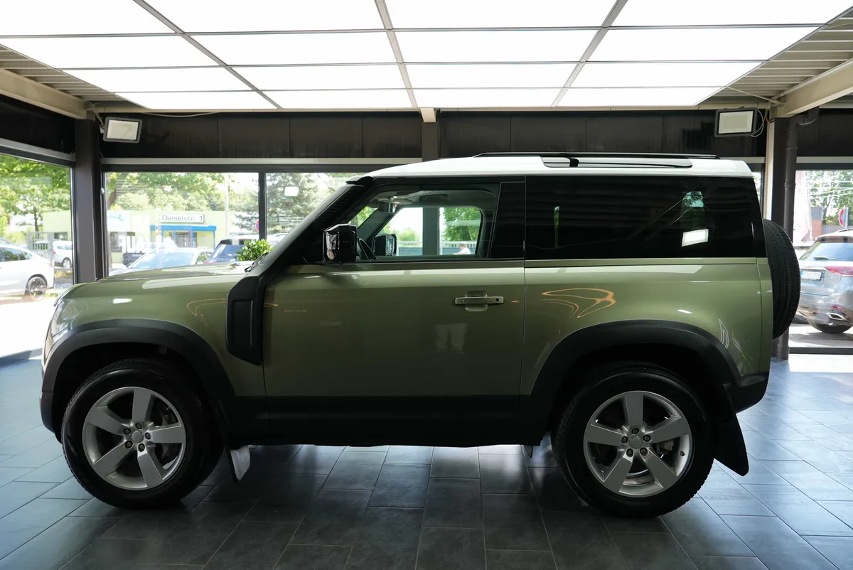 Land Rover Defender P400 AWD X-Dynamic HSE - Image 2