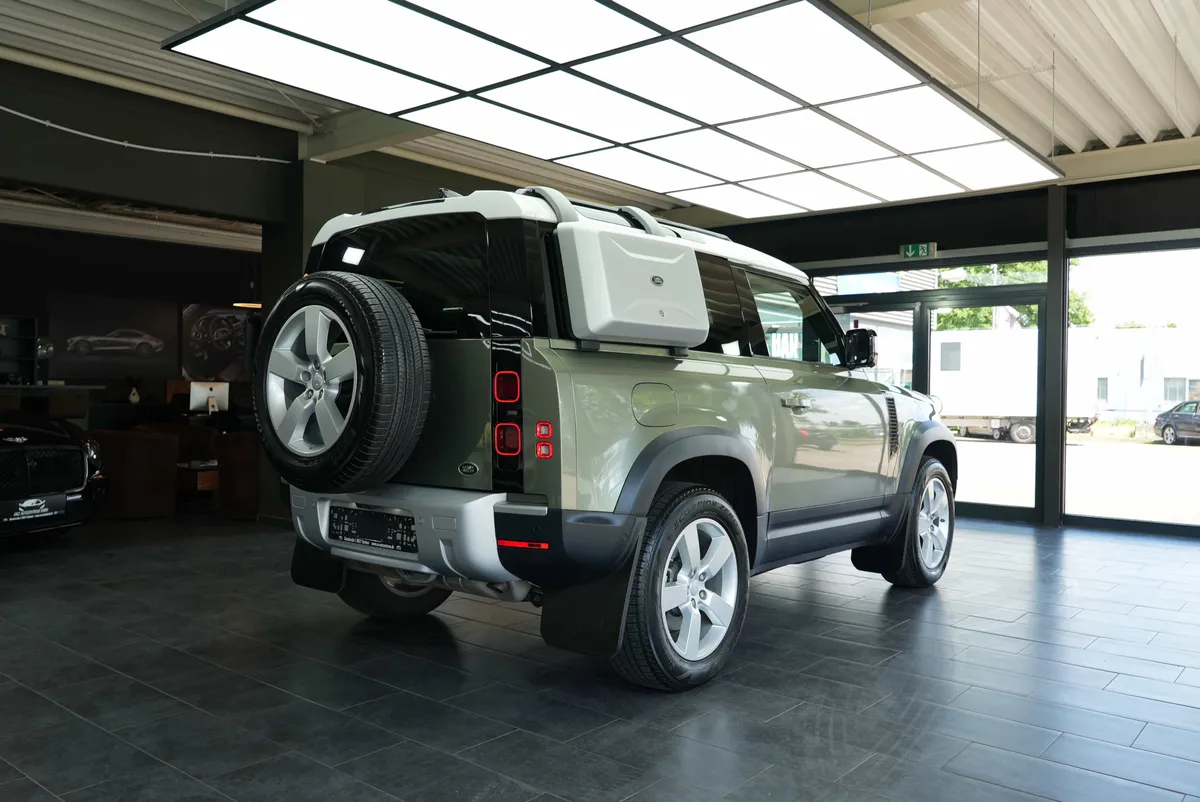 Land Rover Defender P400 AWD X-Dynamic HSE - Image 6