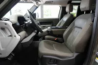 Land Rover Defender P400 AWD X-Dynamic HSE - Image 12