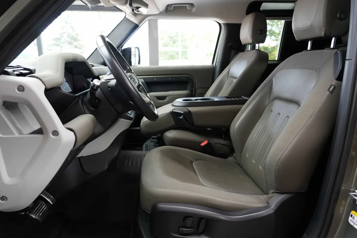 Land Rover Defender P400 AWD X-Dynamic HSE - Image 13