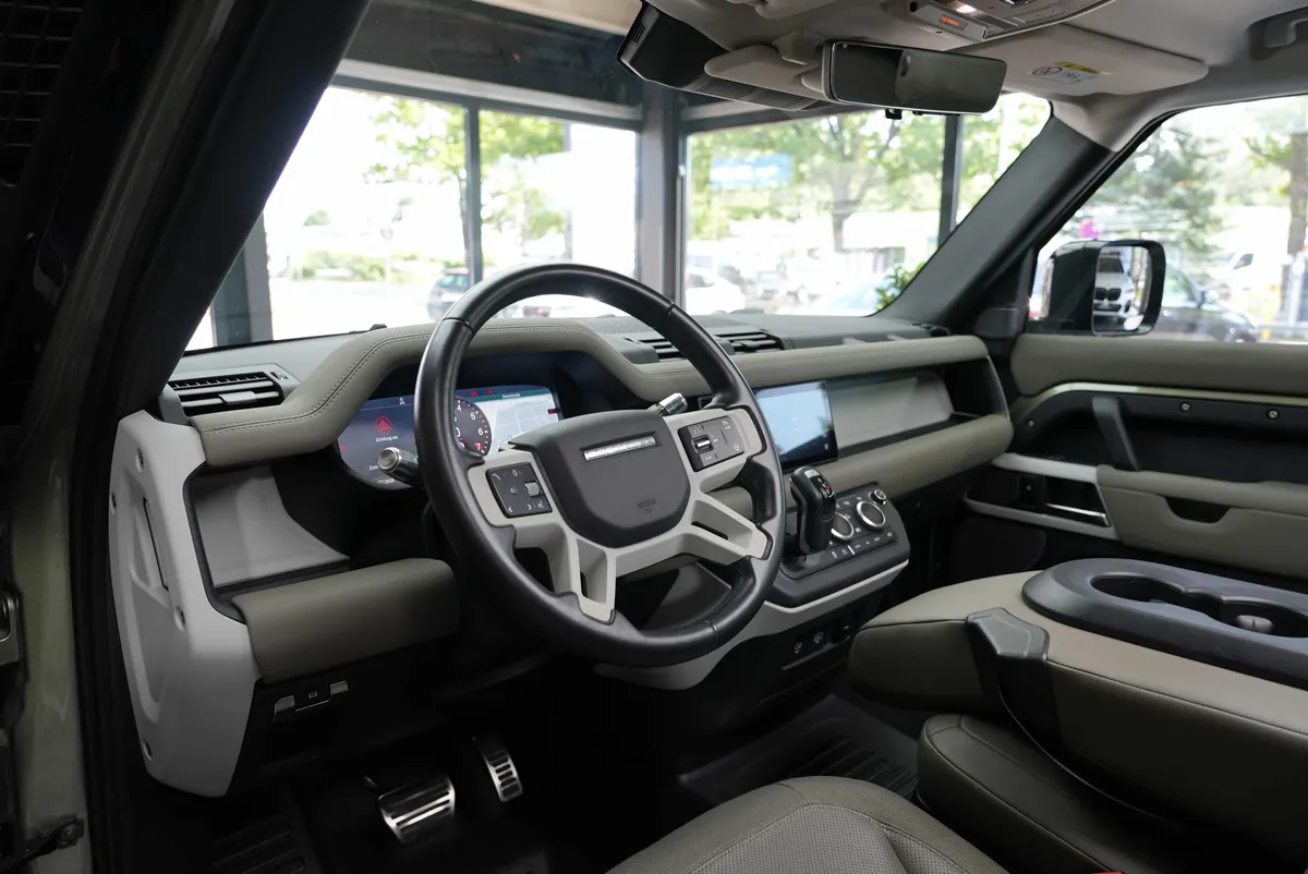 Land Rover Defender P400 AWD X-Dynamic HSE - Image 14