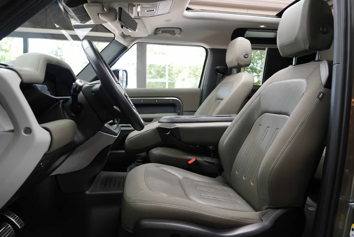 Land Rover Defender P400 AWD X-Dynamic HSE - Image 15