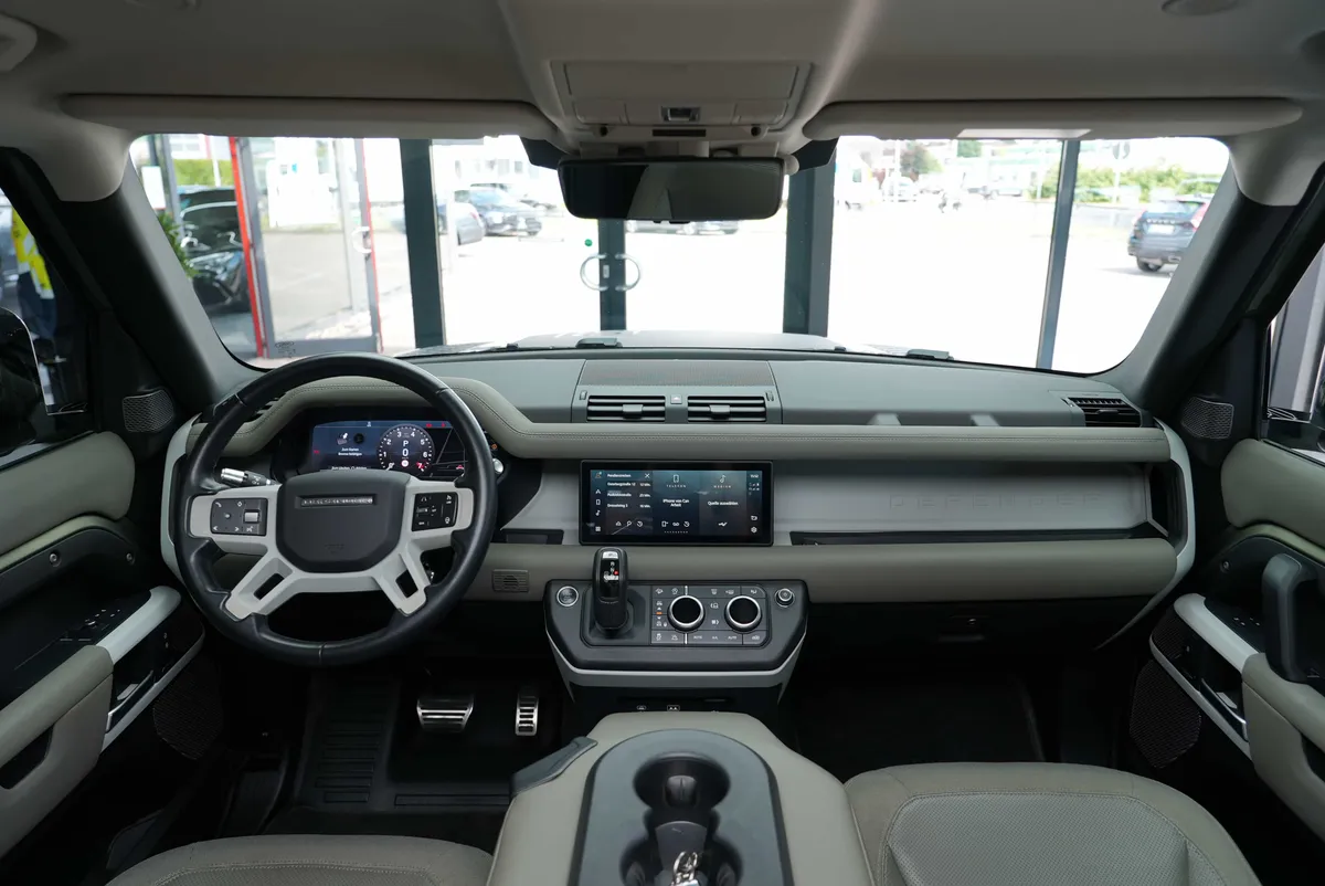 Land Rover Defender P400 AWD X-Dynamic HSE - Image 22