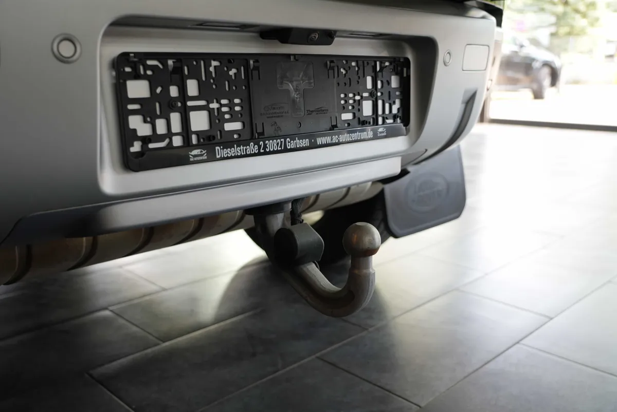 Land Rover Defender P400 AWD X-Dynamic HSE - Image 29