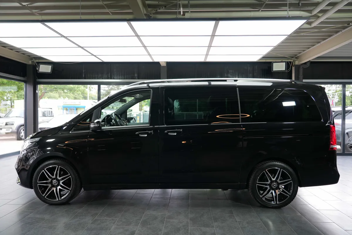Mercedes-Benz V 300d AMG Line - Image 2