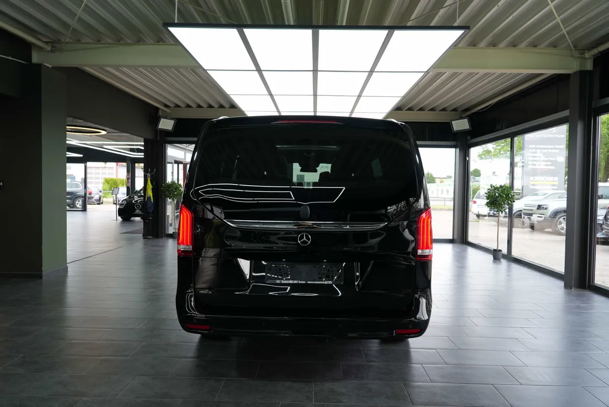Mercedes-Benz V 300d AMG Line - Image 4