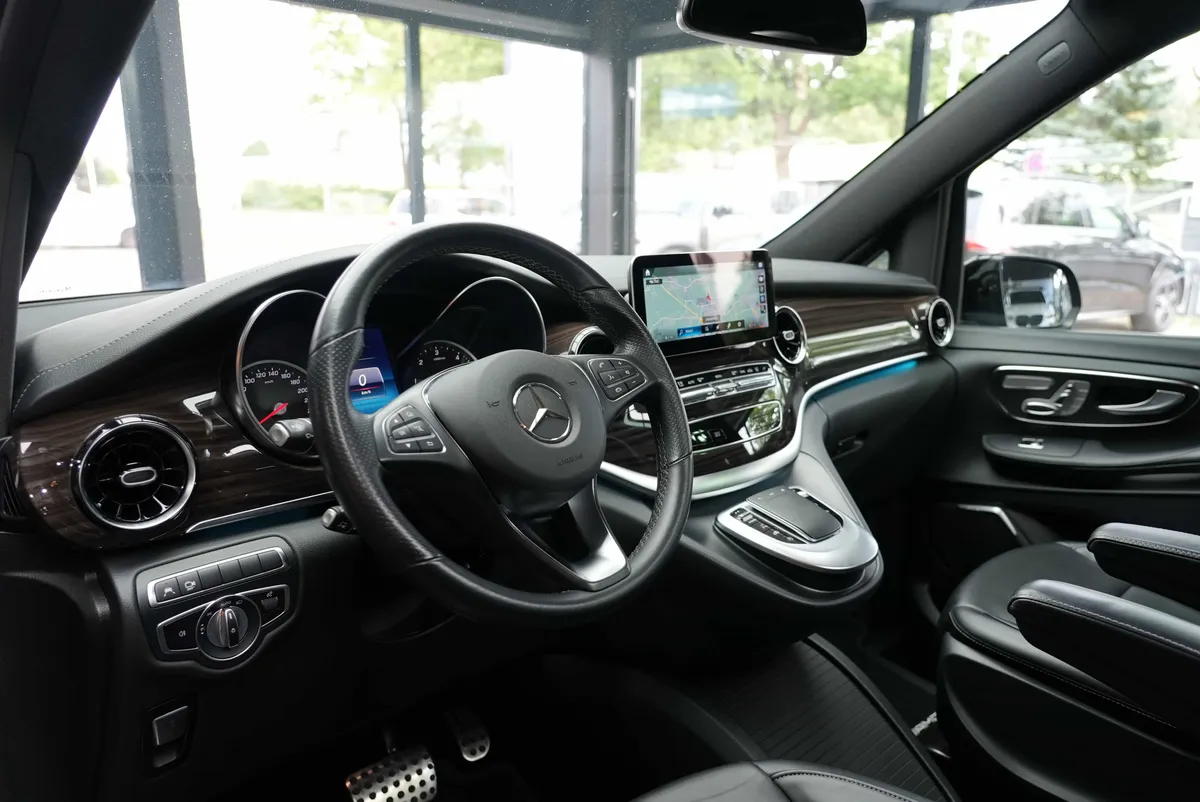 Mercedes-Benz V 300d AMG Line - Image 13