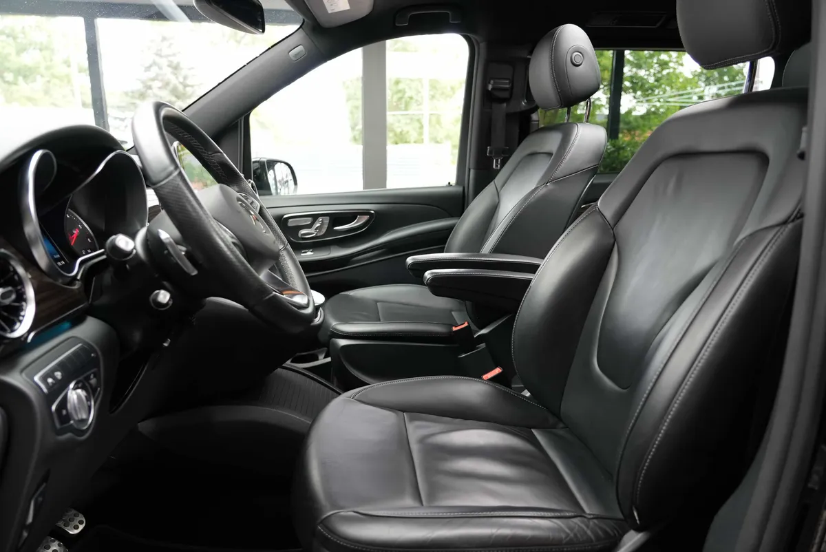 Mercedes-Benz V 300d AMG Line - Image 14