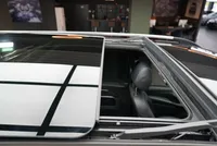Mercedes-Benz V 300d AMG Line - Image 21