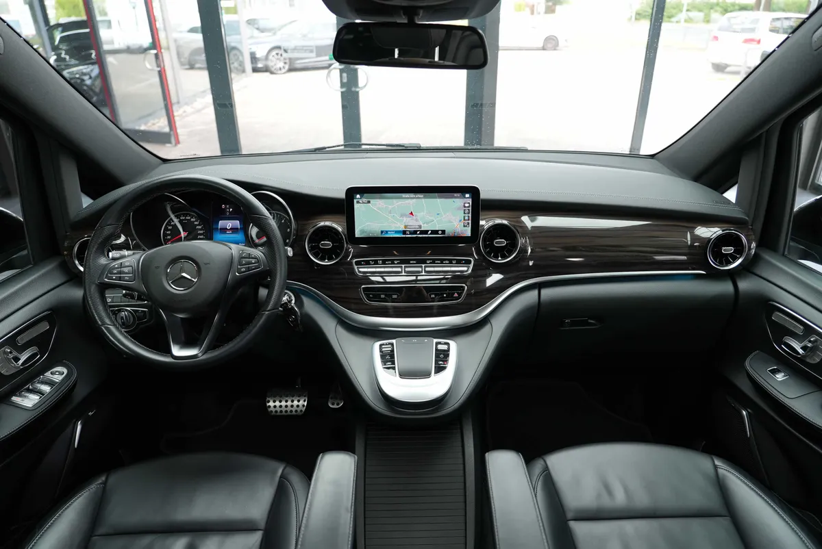 Mercedes-Benz V 300d AMG Line - Image 22