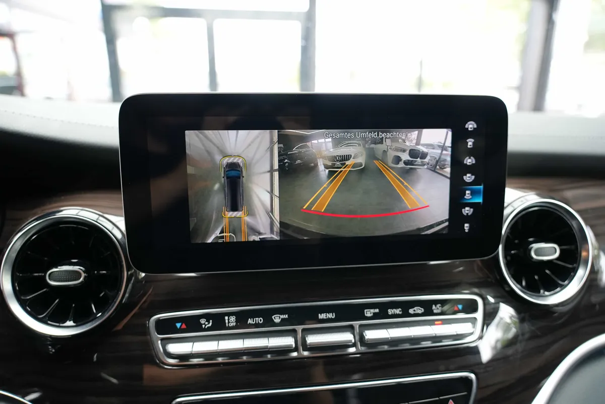 Mercedes-Benz V 300d AMG Line - Image 27