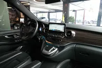 Mercedes-Benz V 300d AMG Line - Image 31