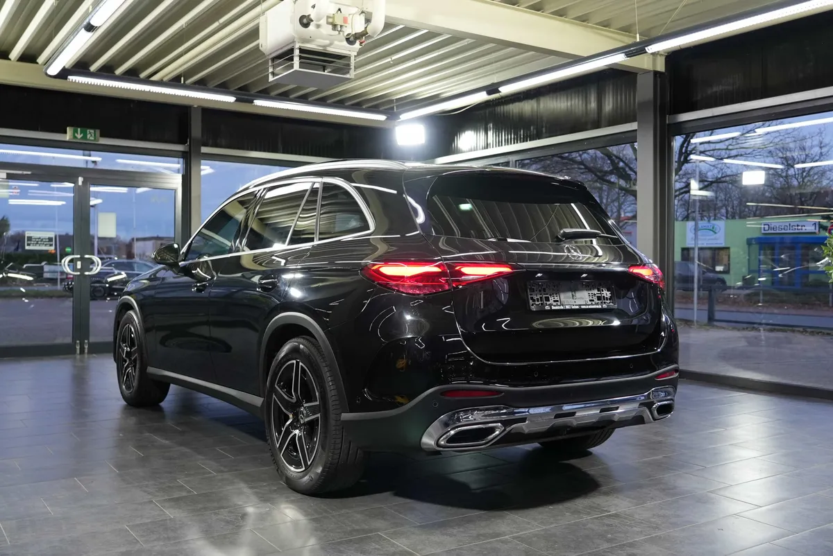 Mercedes-Benz GLC 200 4Matic AMG Line - Image 3