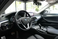 BMW 540i xDrive Touring Sport Line - Image 11