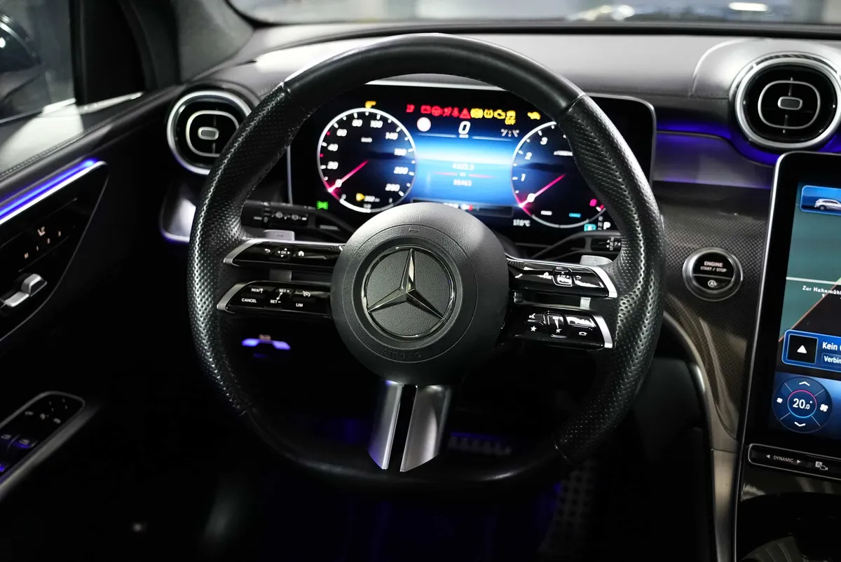 Mercedes-Benz GLC 200 4Matic AMG Line - Image 20