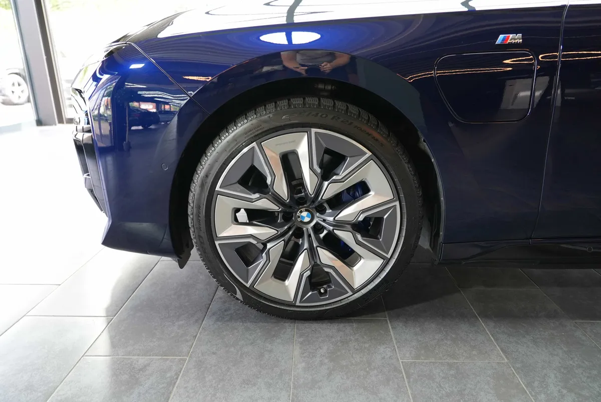 BMW 750e xDrive M Sport - Image 8