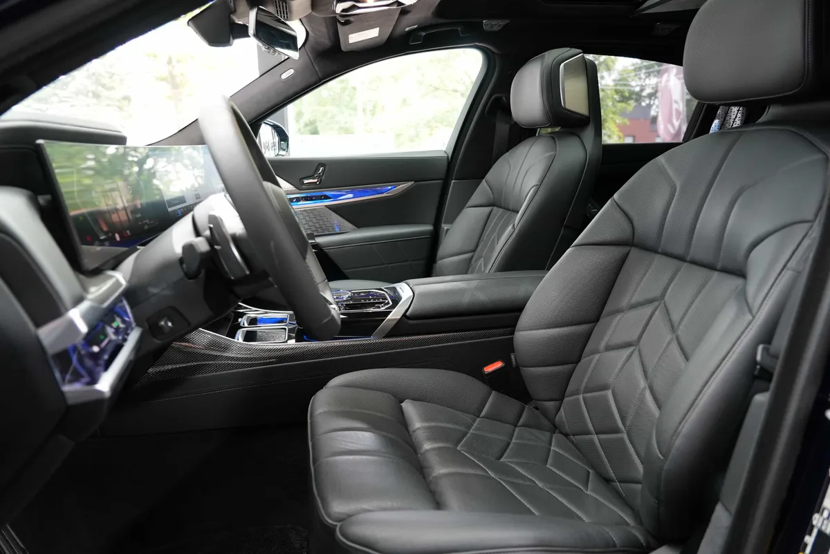 BMW 750e xDrive M Sport - Image 11