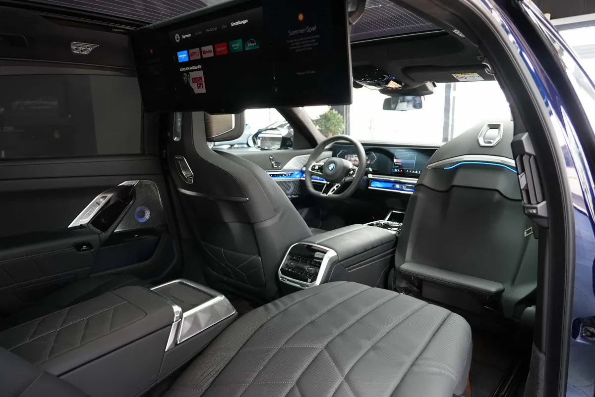 BMW 750e xDrive M Sport - Image 19
