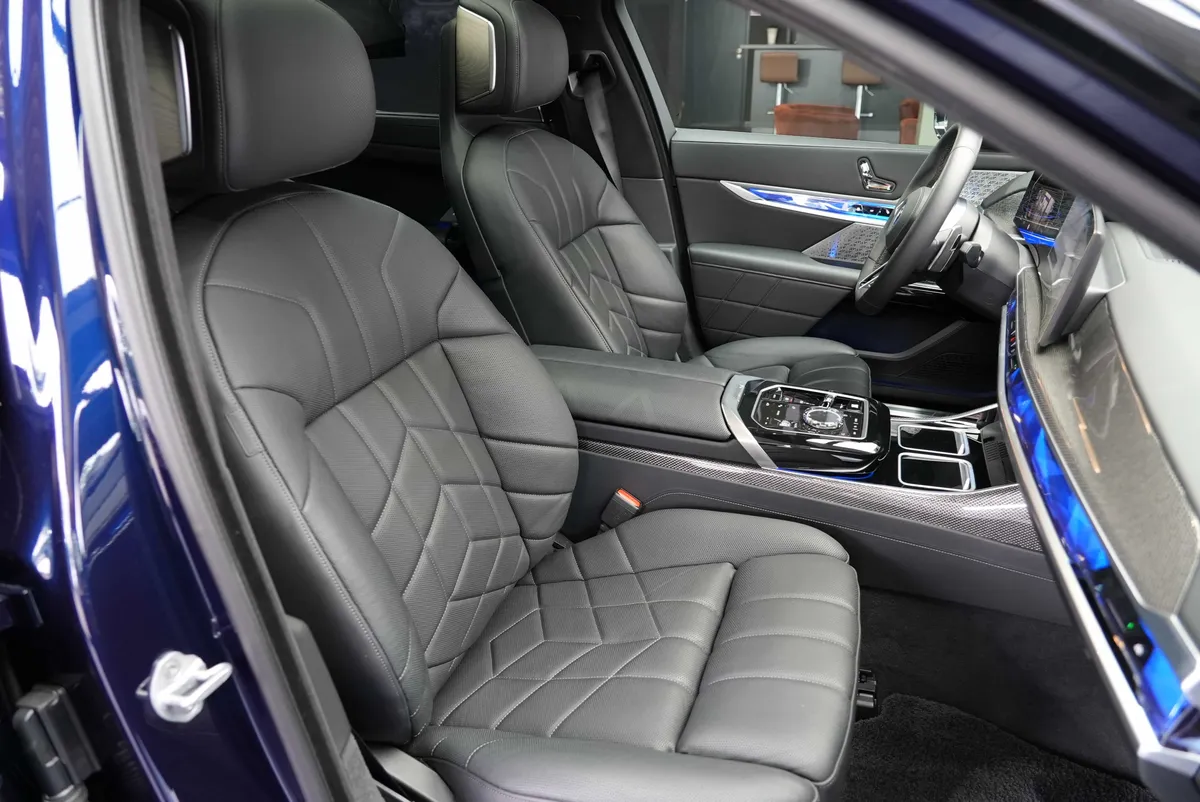 BMW 750e xDrive M Sport - Image 20