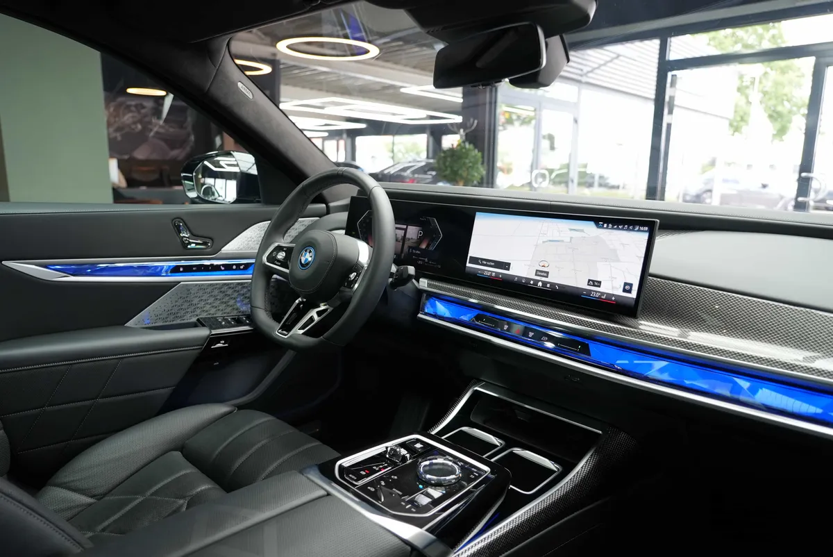 BMW 750e xDrive M Sport - Image 21