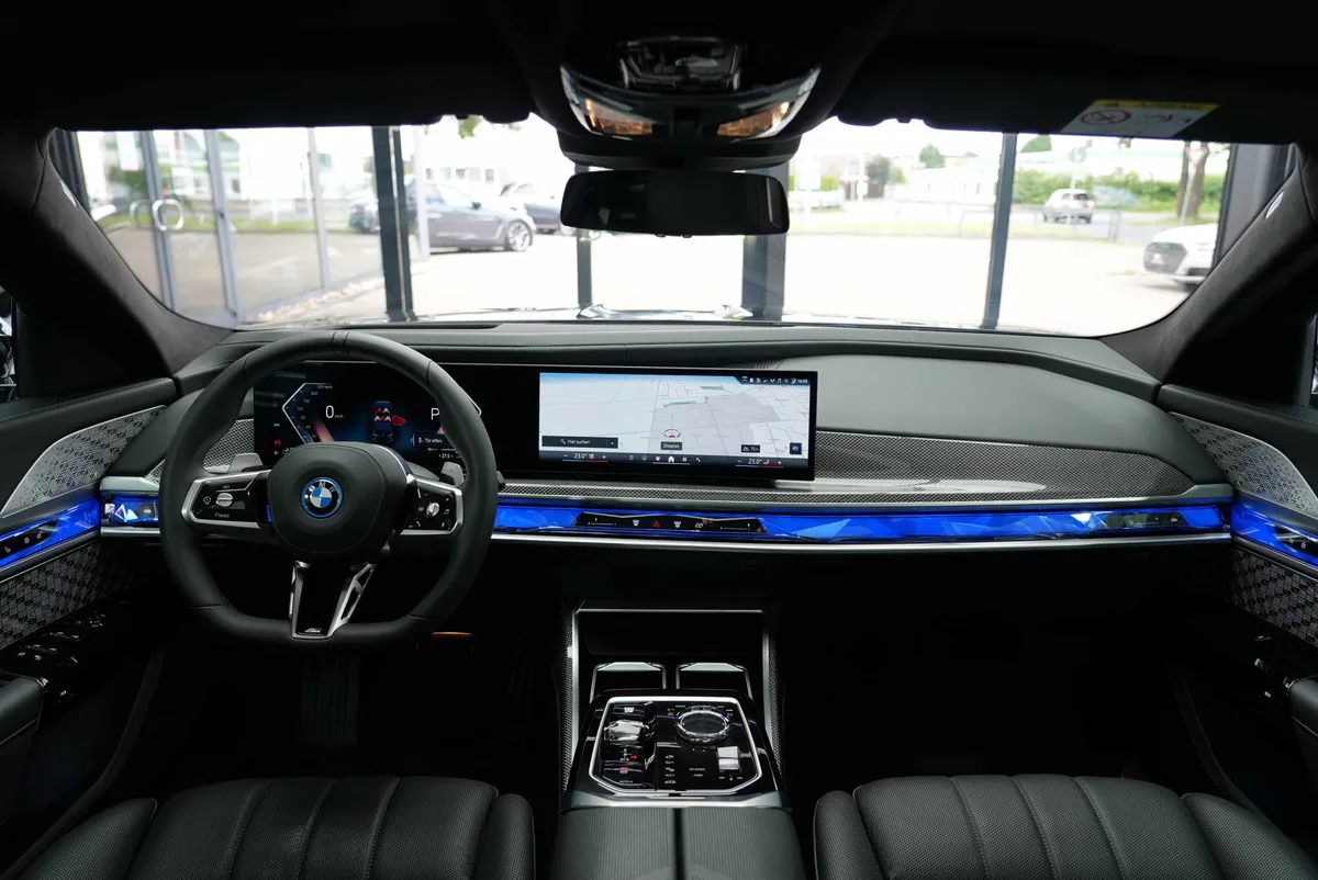 BMW 750e xDrive M Sport - Image 22