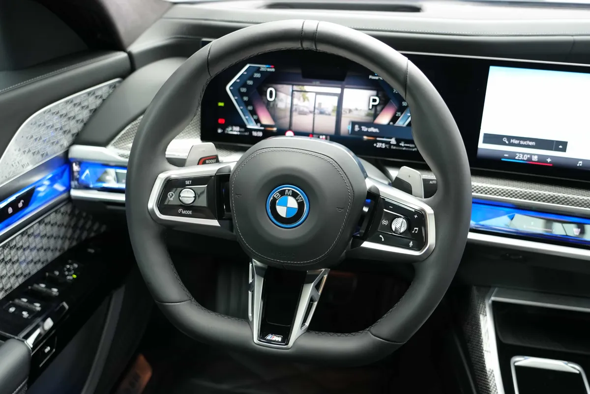 BMW 750e xDrive M Sport - Image 24