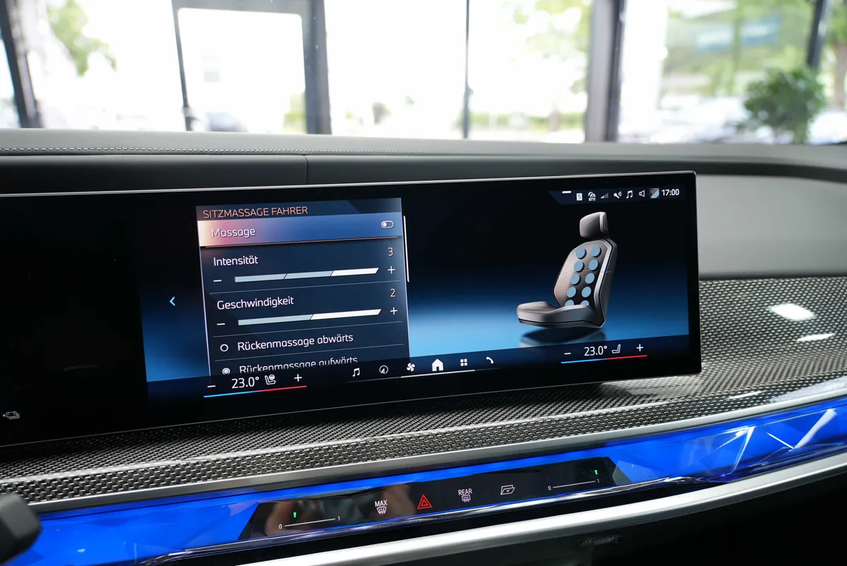 BMW 750e xDrive M Sport - Image 28