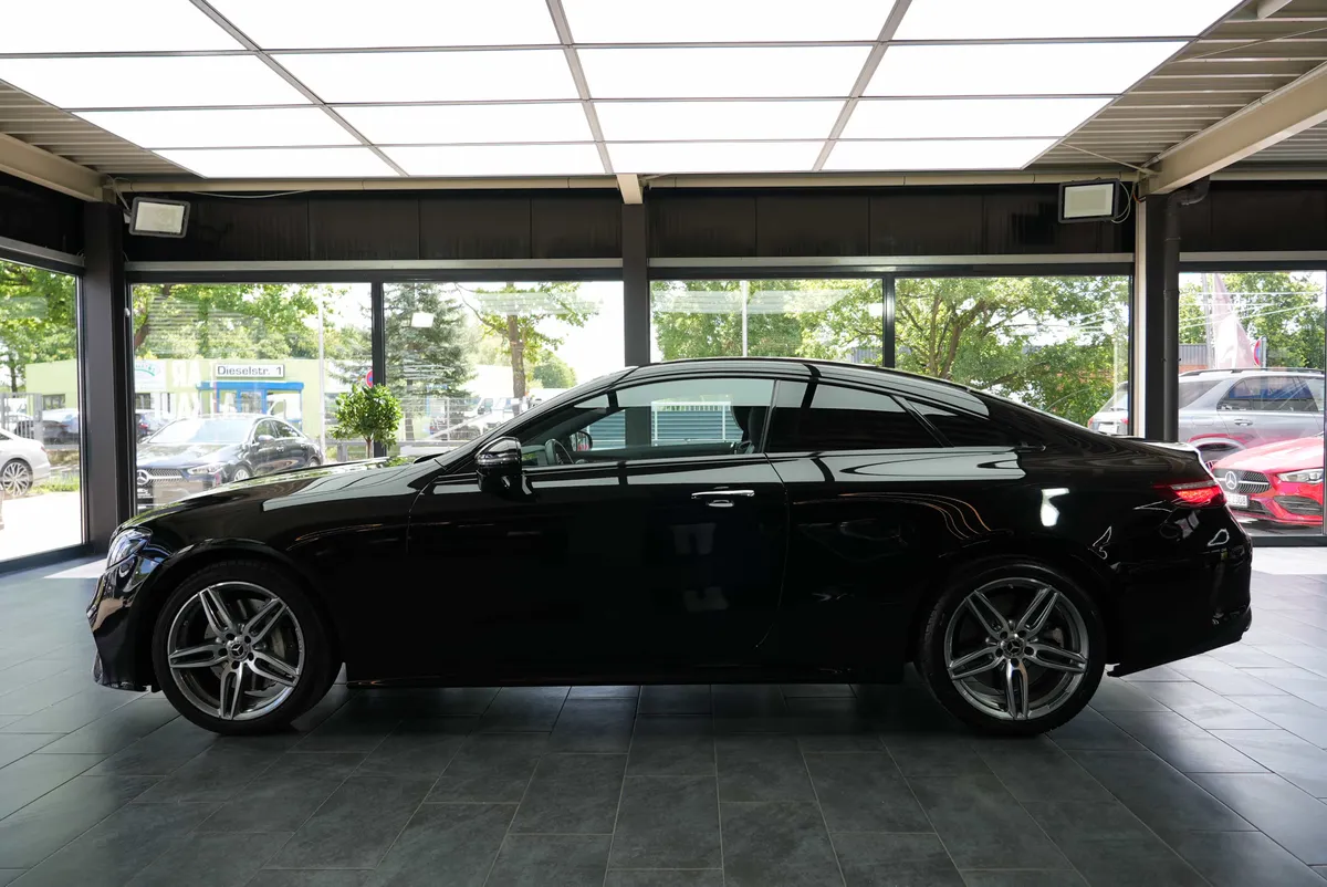 Mercedes-Benz E 400 Coupé 4Matic AMG Line - Image 2